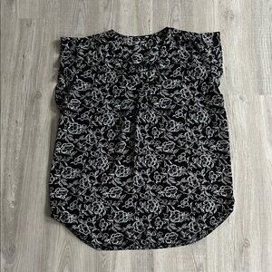 Floral Black and White Women's Top Short Sleeve V-Neck